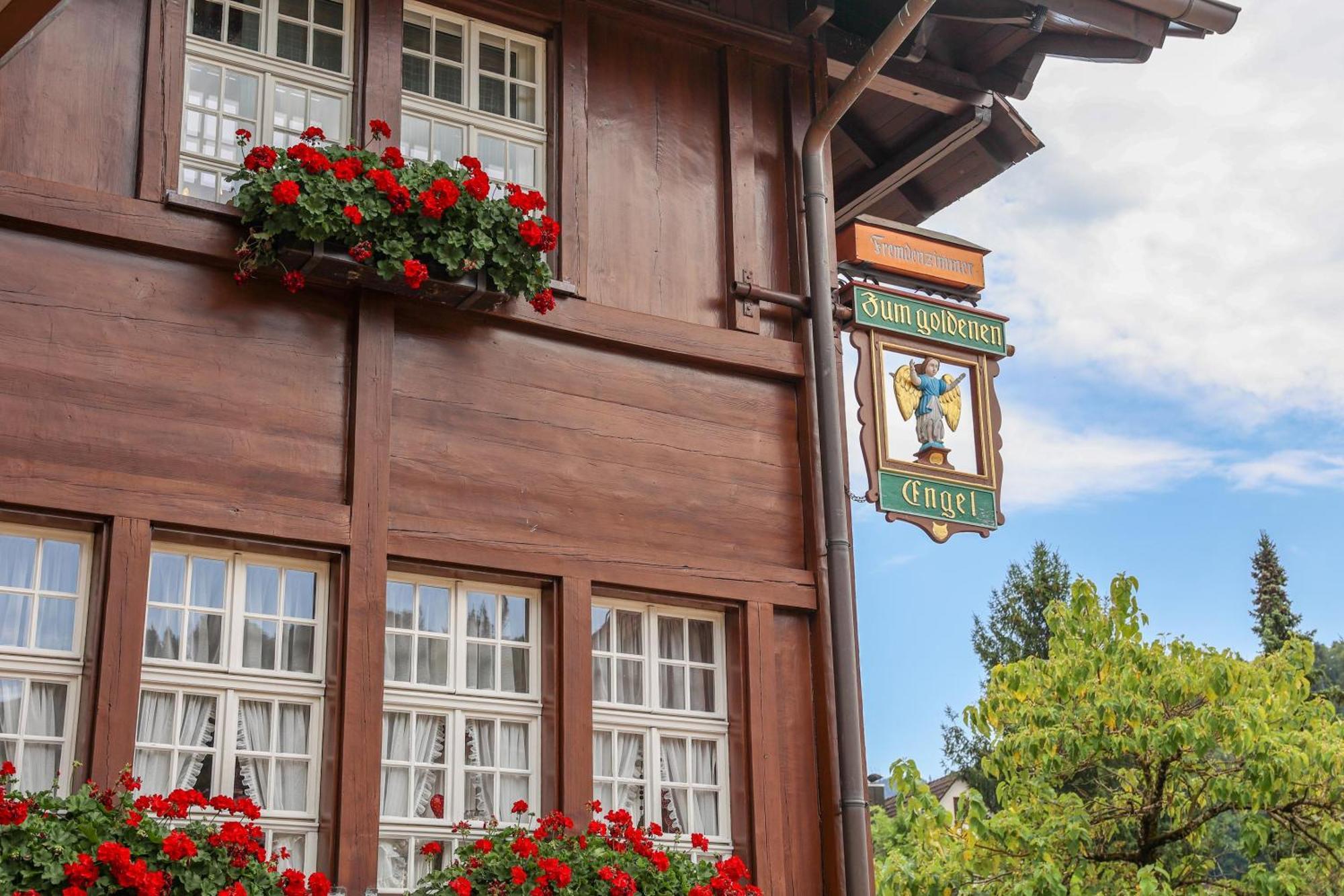 Schwarzwaldgasthaus Goldener Engel Glottertal Exterior foto